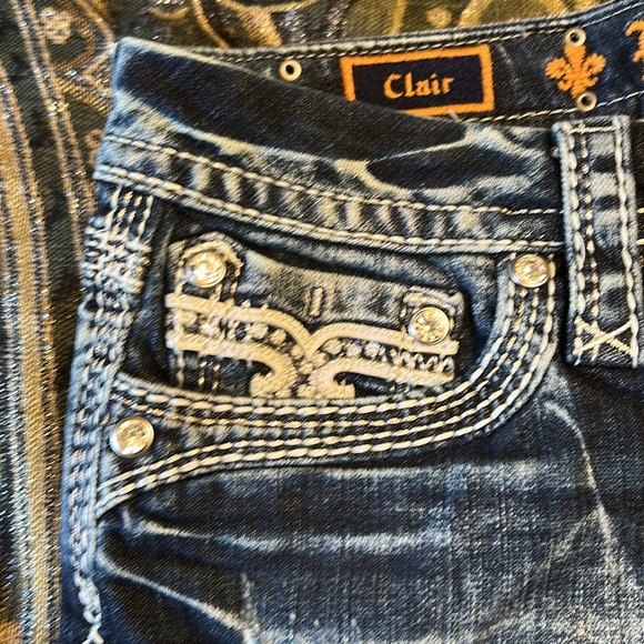 Rock Revival 30 NWT Blue Denim Shorts with White Stitching & rhinestones - Picture 9 of 16